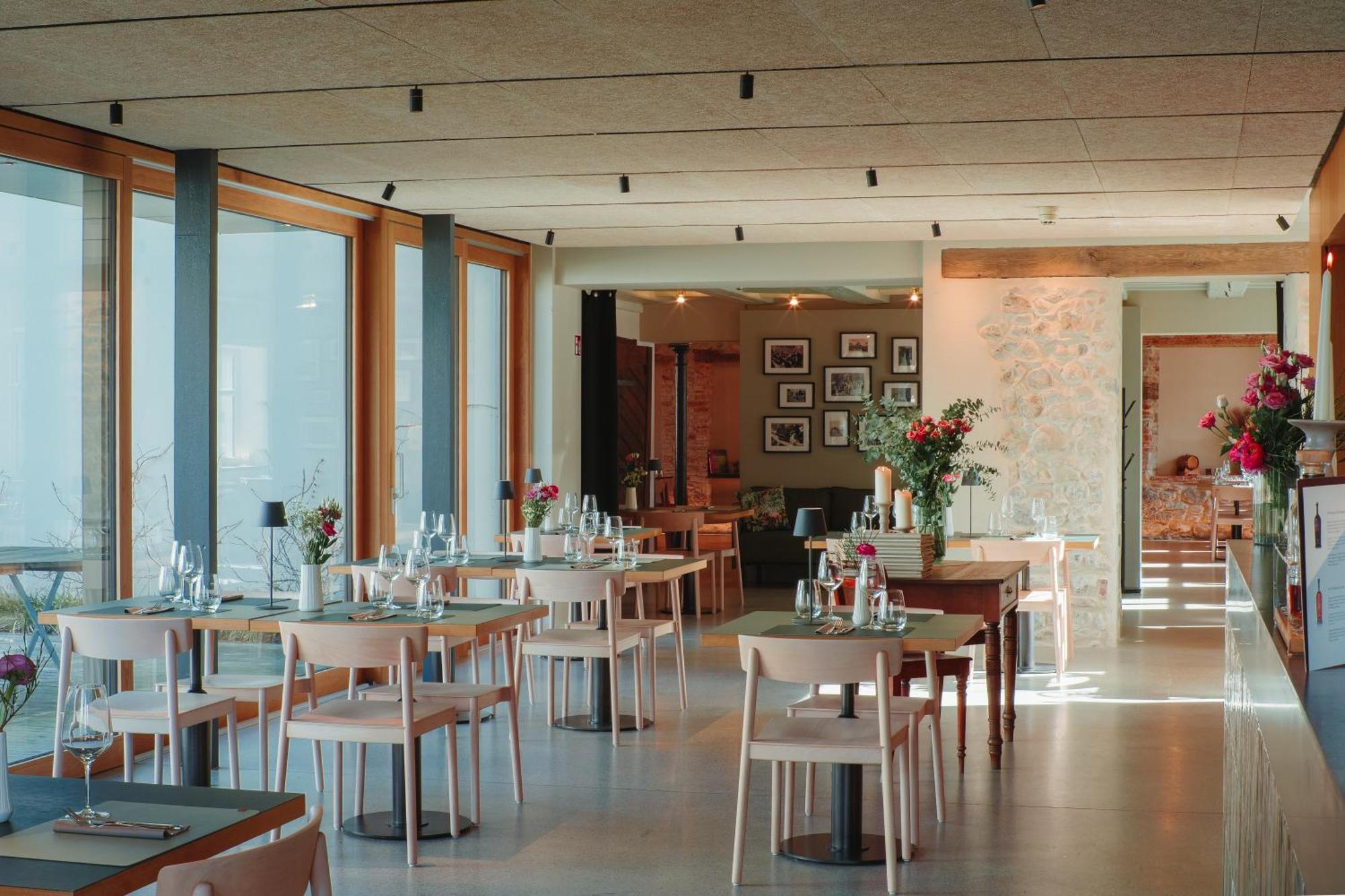 Sternen Bohlingen Aparthotel ภายนอก รูปภาพ